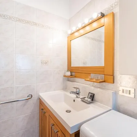 Διαμέρισμα 2 Min To Metro, 8 Min To Rho Fair *